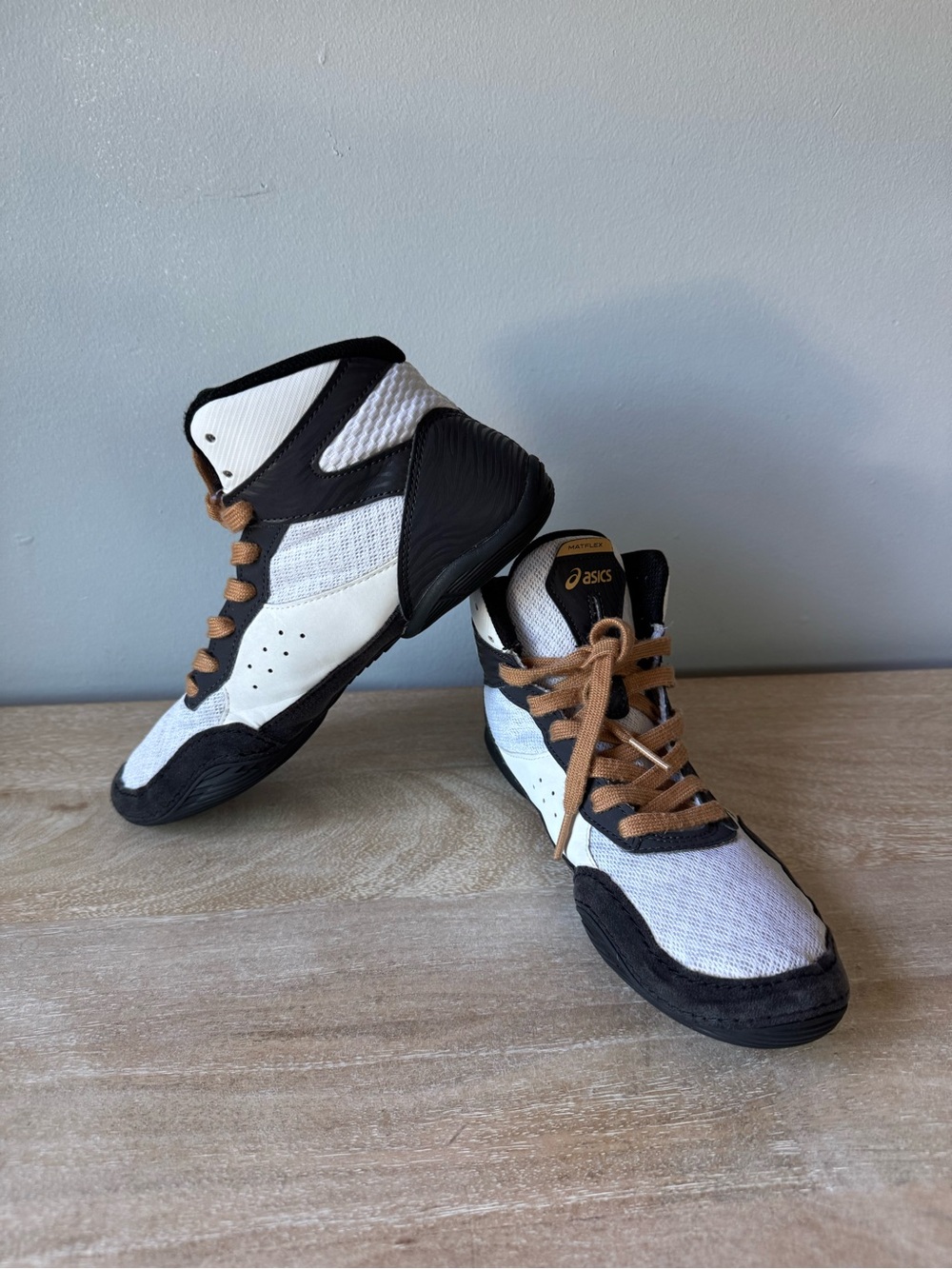 Asics Men's White, Black & Brown High-Top Athletic Shoes